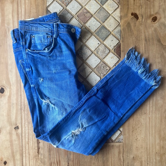 *3 for 20* Zara Distressed Blue Denim Jeans with Frayed Hem, Size 2, - Picture 6 of 7